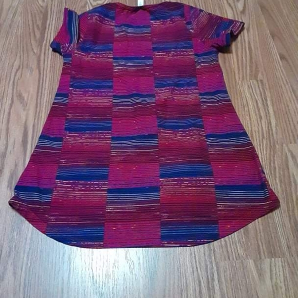 🎄$8or5/$20🎄 LuLaRoe top - Picture 4 of 4